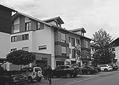 Baumann Architekten: Neubau Wohn- und Geschäftshaus in Deisenhofen